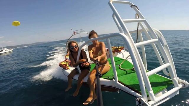 Парашютный катер Parasailing смотреть онлайн