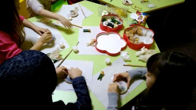 Мастер класс своими руками "Декупаж новогодней игрушки". смотреть онлайн