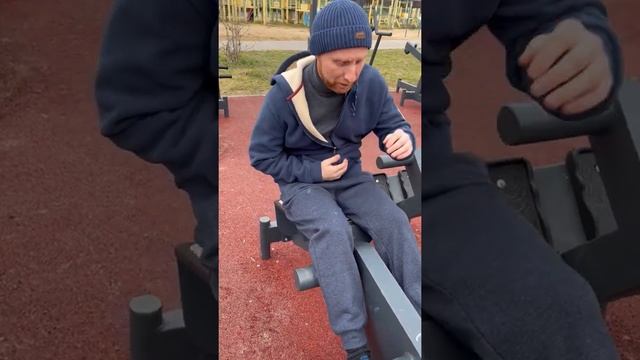 Неудобные и опасные тренажеры для тренировок мышц спины и пресса смотреть онлайн