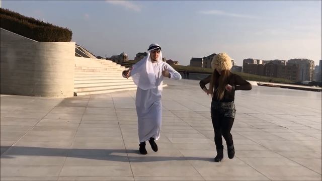 MADINA MADINA ЛЕЗГИНКА 2018 ДЕВУШКА И ПАРЕНЬ ТАНЦУЮТ ЧЕТКО (ЧЕЧЕНСКАЯ ПЕСНЯ) БАКУ смотреть онлайн