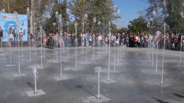 Запуск новых фонтанов на Соборной площади в Николаеве. смотреть онлайн