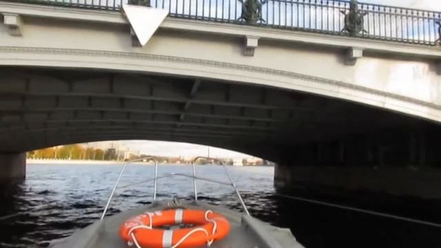 Катер "Бычок". Осень в Санкт-Петербурге. смотреть онлайн