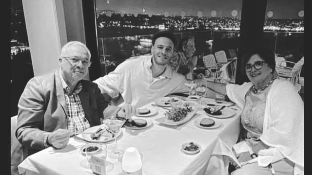 Noticias emotivas de la familia Kerem Bürsin. lo hicieron a escondidas sin ver ni oír смотреть онлайн
