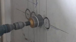 Детали#3  -  Сверление отверстий для подрозетников в  бетоне (алмазная  коронка Практика 68)