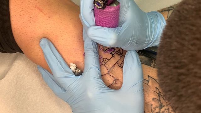 THE SIMPSONS TATTOO ( HOMER & BART ) смотреть онлайн
