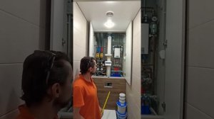 Шкаф над инсталляцией в санузел