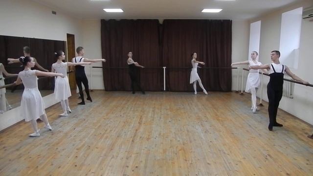 Классический танец - поклон, станок (часть 1) смотреть онлайн