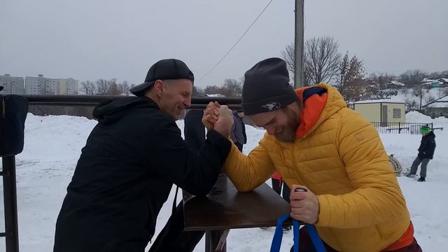 20190203 Сергей и Даниил Герасимовы Старый Оскол Зимнее плавание плюс смотреть онлайн