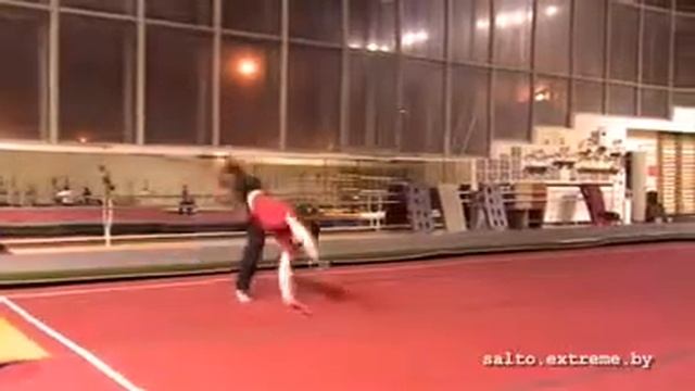 Колесо с поворотом + сальто назад  www.salto.extreme.by