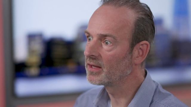 Oracle HR Transformation at Save the Children International смотреть онлайн