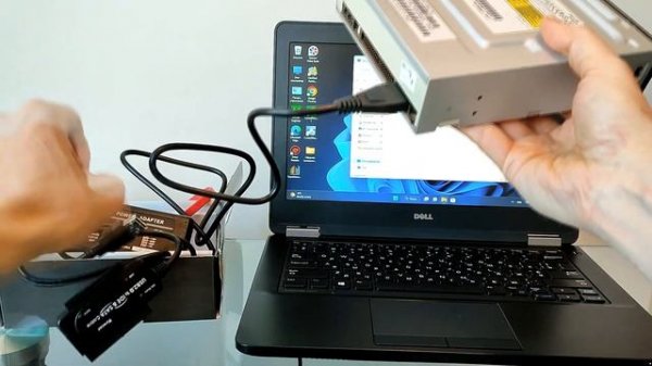 Как подключить CD ROM к ноутбуку