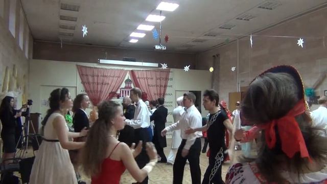 Вдоль по улице смотреть онлайн