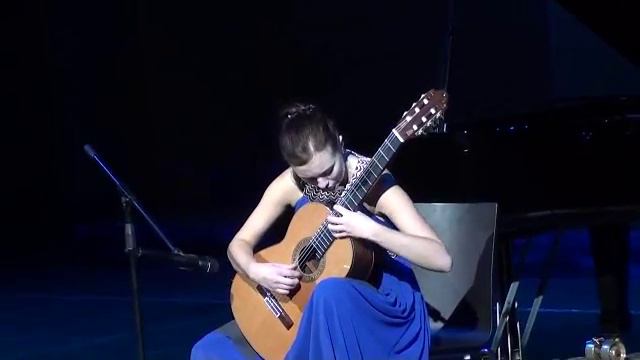 Ekaterina Uvarova plays russian folk song " Old-time tree" by S. Rudnev смотреть онлайн
