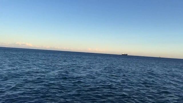 Игра волн на закате. Испания, Таррагона. смотреть онлайн