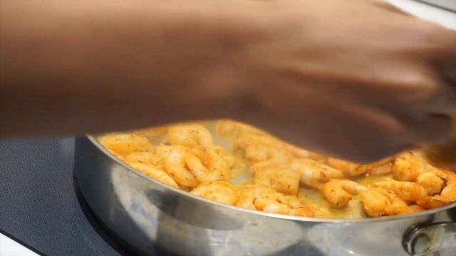 Easy Garlic Butter Pasta With SHRIMP and BROCCOLI! смотреть онлайн