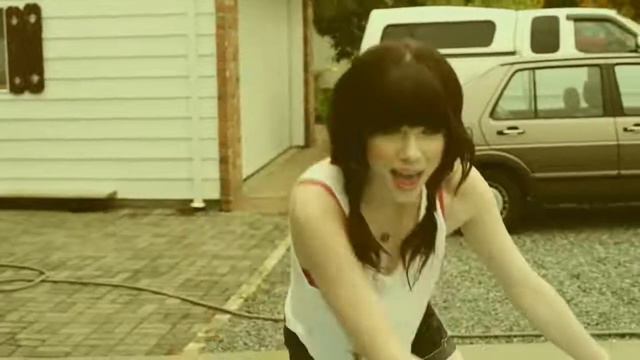 Carly Rae Jepsen Call Me Maybe НА РУССКОМ смотреть онлайн