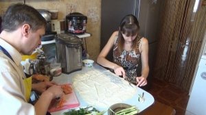 Закуска из лаваша Рулет с красной рыбой и огурцом рецепт с начинкой