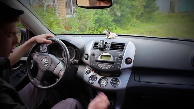 Toyota Rav 4 (3 поколение) 2010 2,4 Обзор