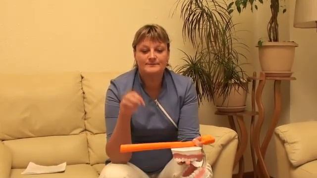 Как правильно чистить зубы. Видеоурок №1