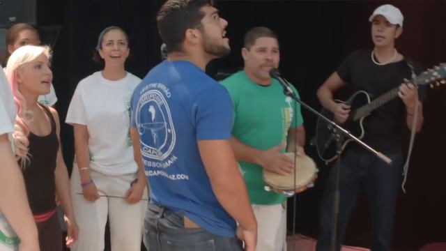 Mestre Barrao - Eu vim de Luanda / Toronto Batizado Clip 2014 смотреть онлайн