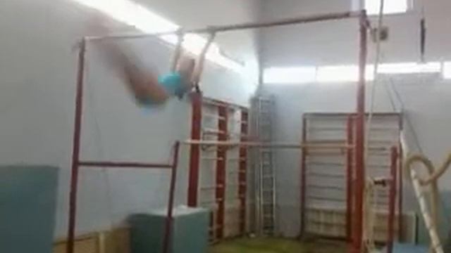 Ксюня на соревнованиях (брусья) смотреть онлайн