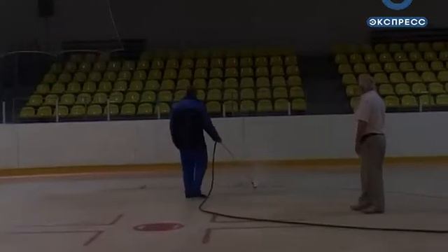 В Кузнецке каток «Арена» готовят к очередному сезону смотреть онлайн