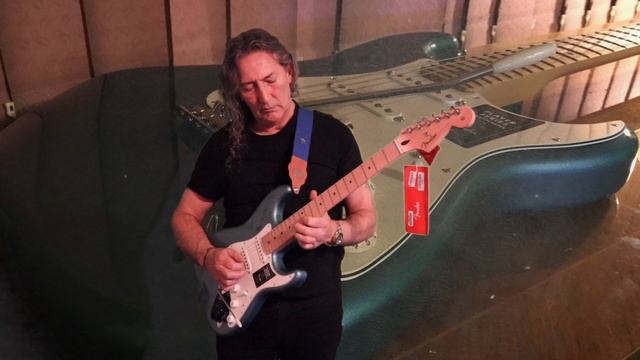 New Fender HSS Stratocaster Player Series demo and review смотреть онлайн