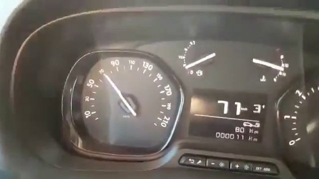 Toyota Proace Verso 2017 acceleration 1.6d 85kW 0-100 brand new car with only 11km on the clock смотреть онлайн