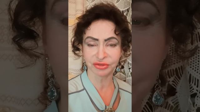 МАЯКОВСКИЙ. ХОРОШЕЕ ОТНОШЕНИЕ К ЛОШАДЯМ смотреть онлайн