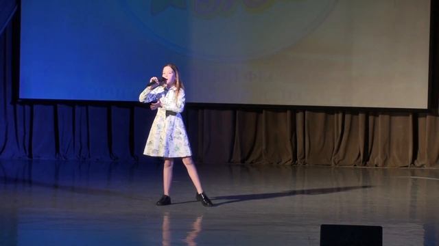 Юлиана Сургутская - Песня "Город золотой" смотреть онлайн