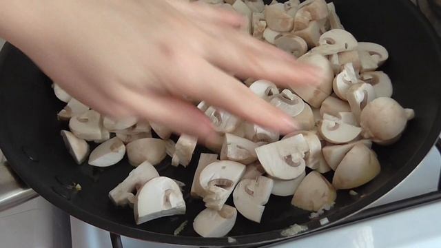 ПОСТНЫЕ ВАРЕНИКИ С КАРТОФЕЛЕМ И ГРИБАМИ!ПАЛЬЧИКИ ОБЛИЖЕШЬ! смотреть онлайн