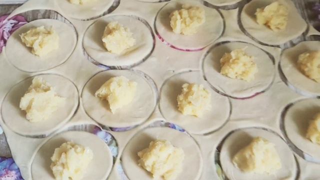 Вареники картошка с капустой. смотреть онлайн