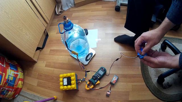 Тест: 2212 1400kv (10 вит., сеч.0,5мм, треуг.) проп 9*4,7 аккум 3S, схема мотора Phantom 3 смотреть онлайн