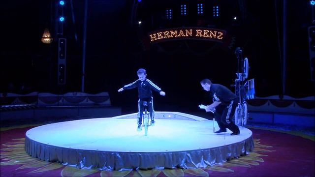den hagg brandon first show смотреть онлайн