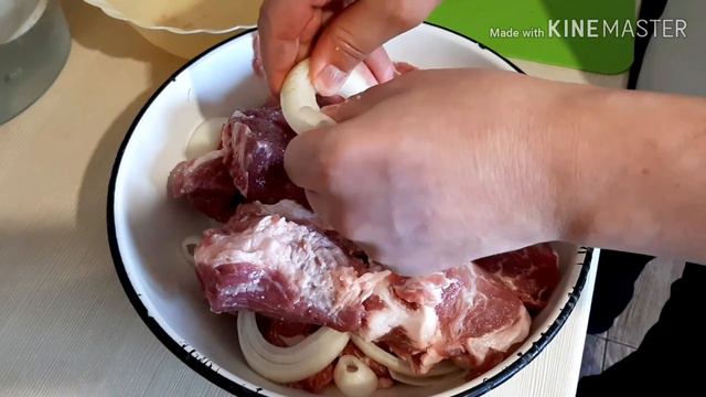 Маринуем мясо , жарим шашлык смотреть онлайн