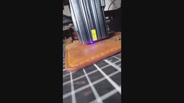 Лазерная гравировка на коже смотреть онлайн