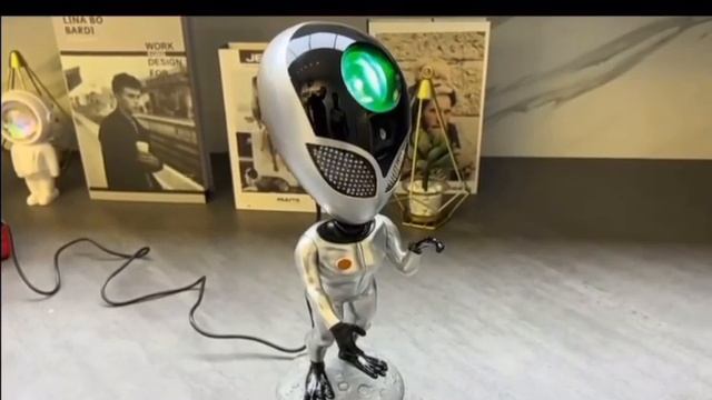 Инопланетянин проектор звёздного небо смотреть онлайн