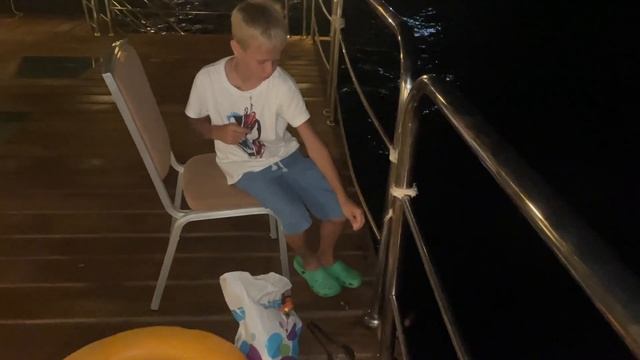 ?☺? Ночная рыбалка в Египте результативна и очень опасна. Рыбалка на морского окуня смотреть онлайн