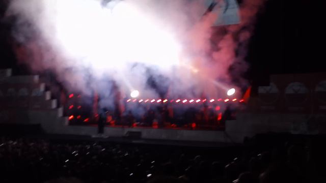 Roger Waters The Wall Tour Opening of show, Sunrise, Florida 11/14/2010 смотреть онлайн