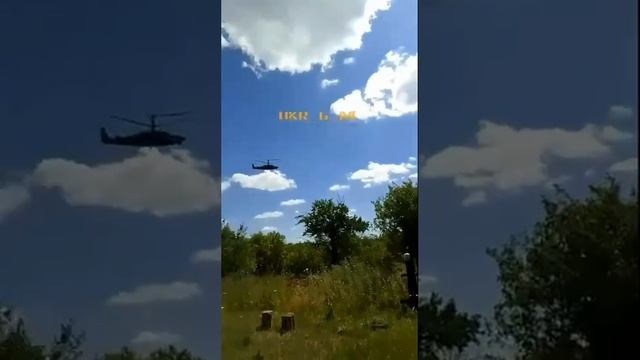 Российские боевые вертолёты Ка-52 и Ми-28 несут огонь и пламя на позиции боевиков ВСУ. смотреть онлайн