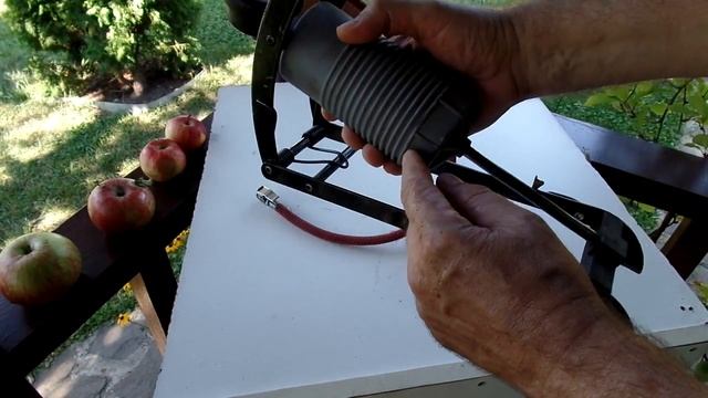 Видео обзор старенького дачного ножного насоса для велосипедов и садовой тачки смотреть онлайн