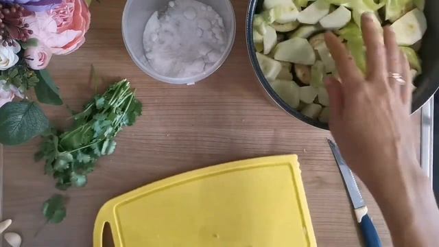 Вкусняшка, которая выручает летом ?ОВОЩНОЕ РАГУ в мультиварке. смотреть онлайн