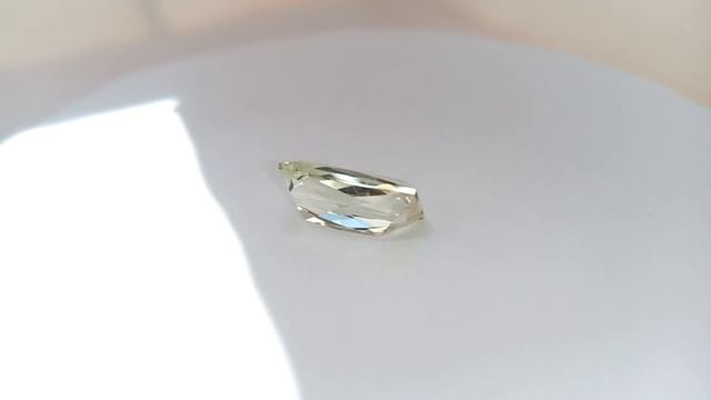 Благородный берилл. 3.25 карата. 12.8/6/5.3 мм. смотреть онлайн