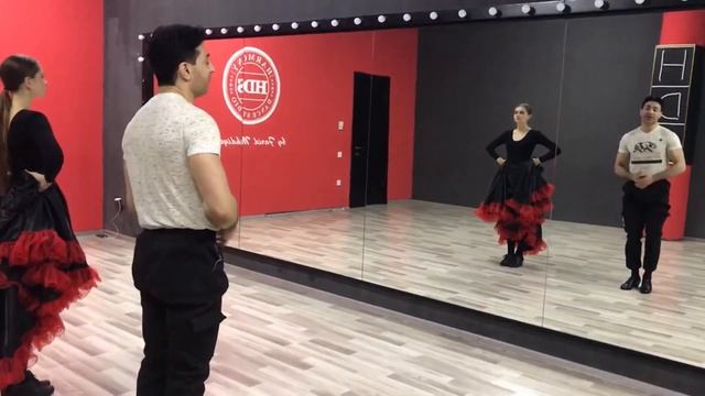 Фламенко техника ног урок № 1. Дробные выстукивания смотреть онлайн
