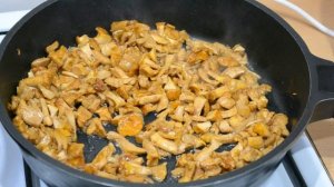Жареные лисички со сметаной. Вкусно и быстро!