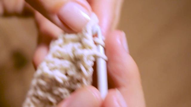 Узор к СВИТЕРУ КРЮЧКОМ! Как делать убавку. смотреть онлайн