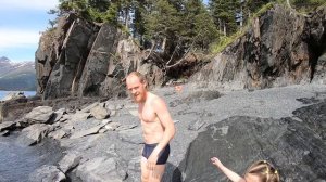 Поездка в Живописный городок Уиттиер Аляска США Купаемся в Тихом Океане / Trip to Whittier Alaska U