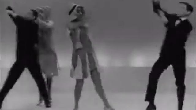 Black Bottom Dance vs. Bust A Move - Young MC смотреть онлайн