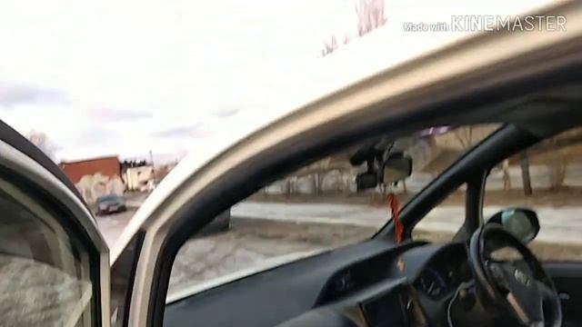 Toyota Voxy hybrid 2014. Установка накладки на капот. смотреть онлайн