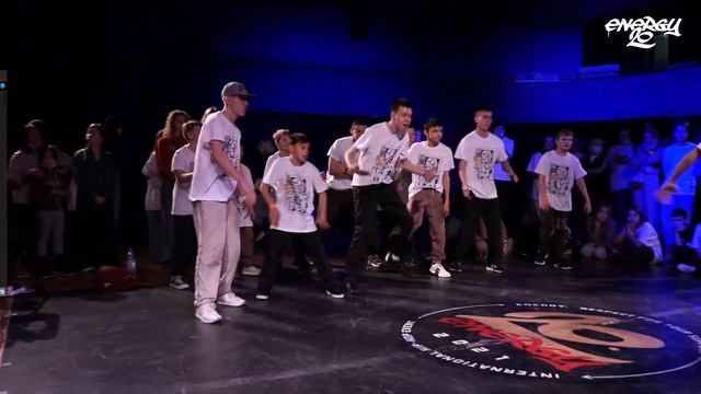 Breaking Kids Crew x Crew -- Salcity crew 1-й состав VS Unreal (1/4 финала) смотреть онлайн